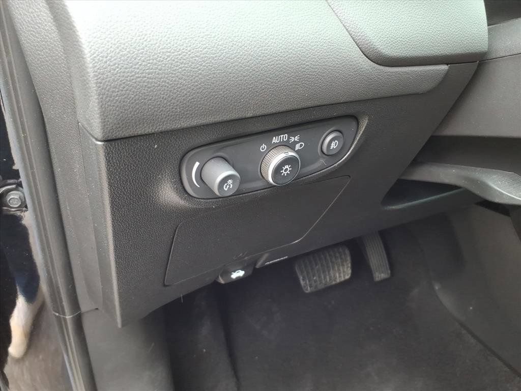 Used 2023 Buick Encore GX Select AWD/4WD image 25