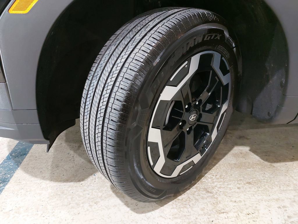 Certified 2025 Hyundai Santa Fe SEL image 34