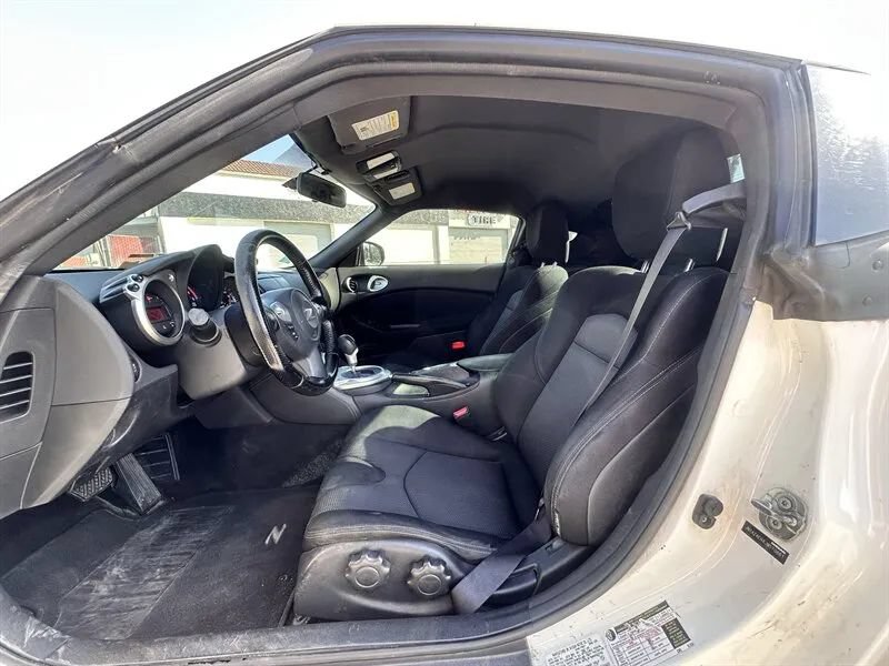 Used 2018 Nissan 370Z Coupe RWD image 35