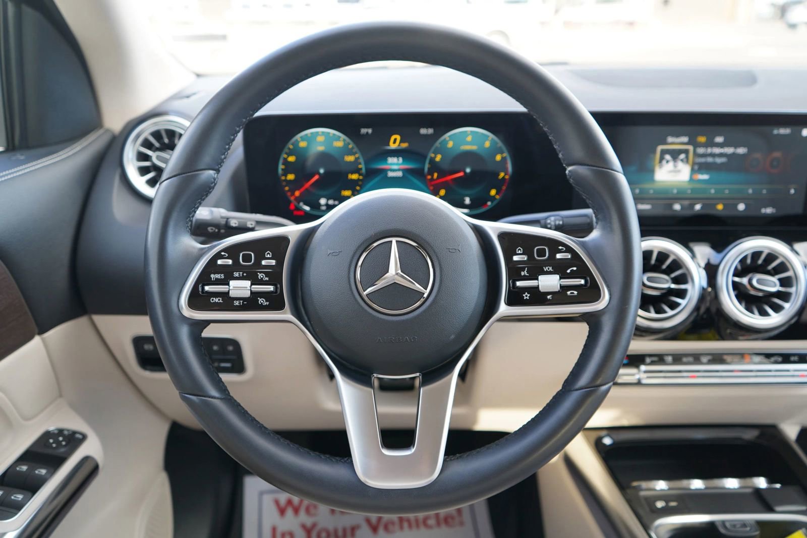 Used 2022 Mercedes-Benz GLA 250 4MATIC image 16