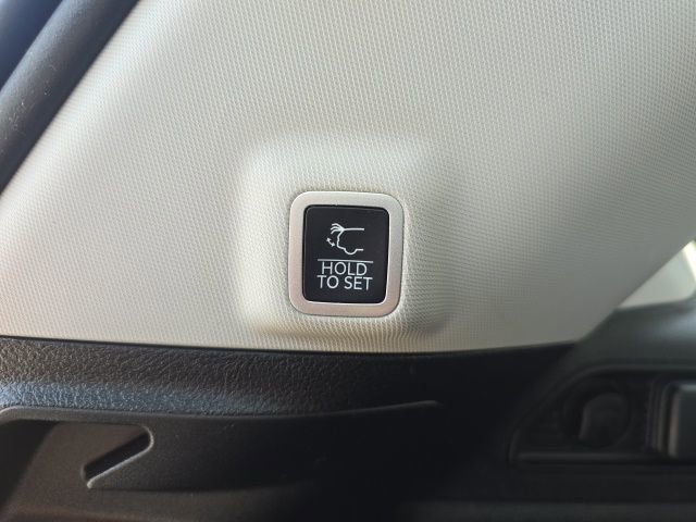 Used 2023 Jeep Grand Cherokee 4WD 4xe image 33