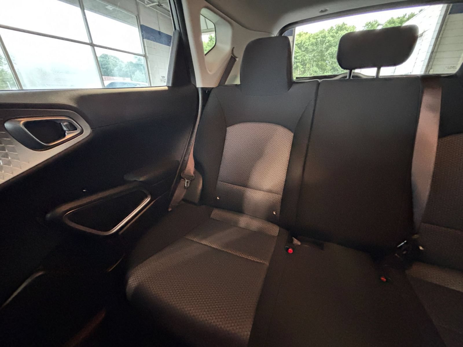 Used 2025 Kia Soul LX w/ LX Technology Package FWD image 36