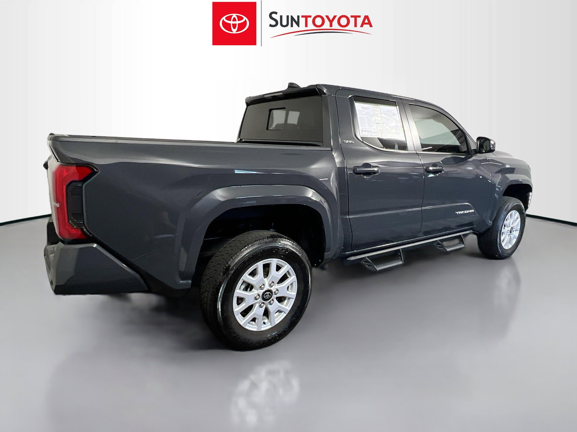 Used 2024 Toyota Tacoma SR5 w/ SR5 Upgrade Package image 4