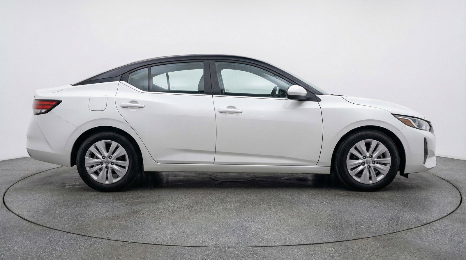 Used 2025 Nissan Sentra S FWD image 11