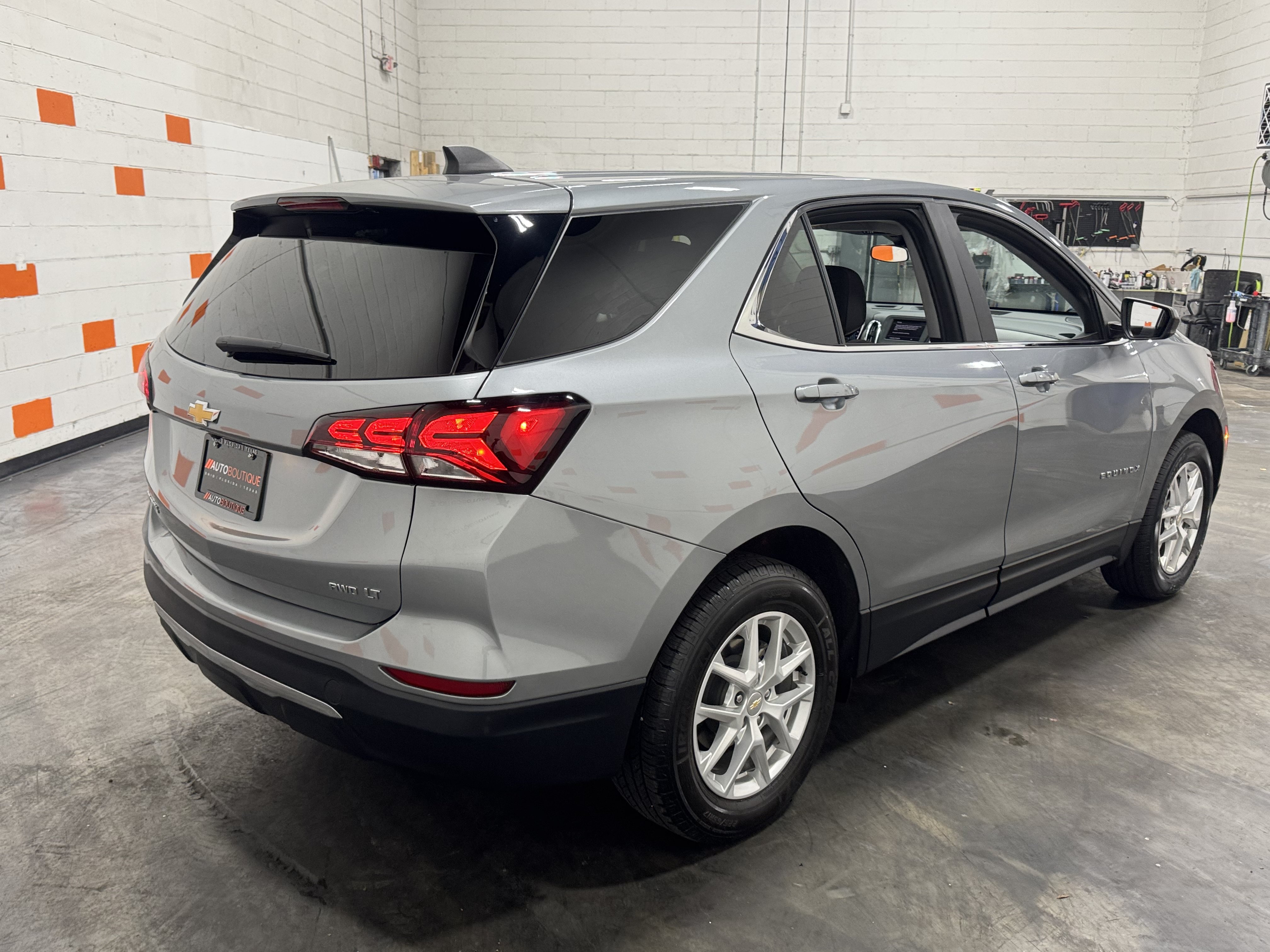 Used 2023 Chevrolet Equinox LT AWD/4WD image 12