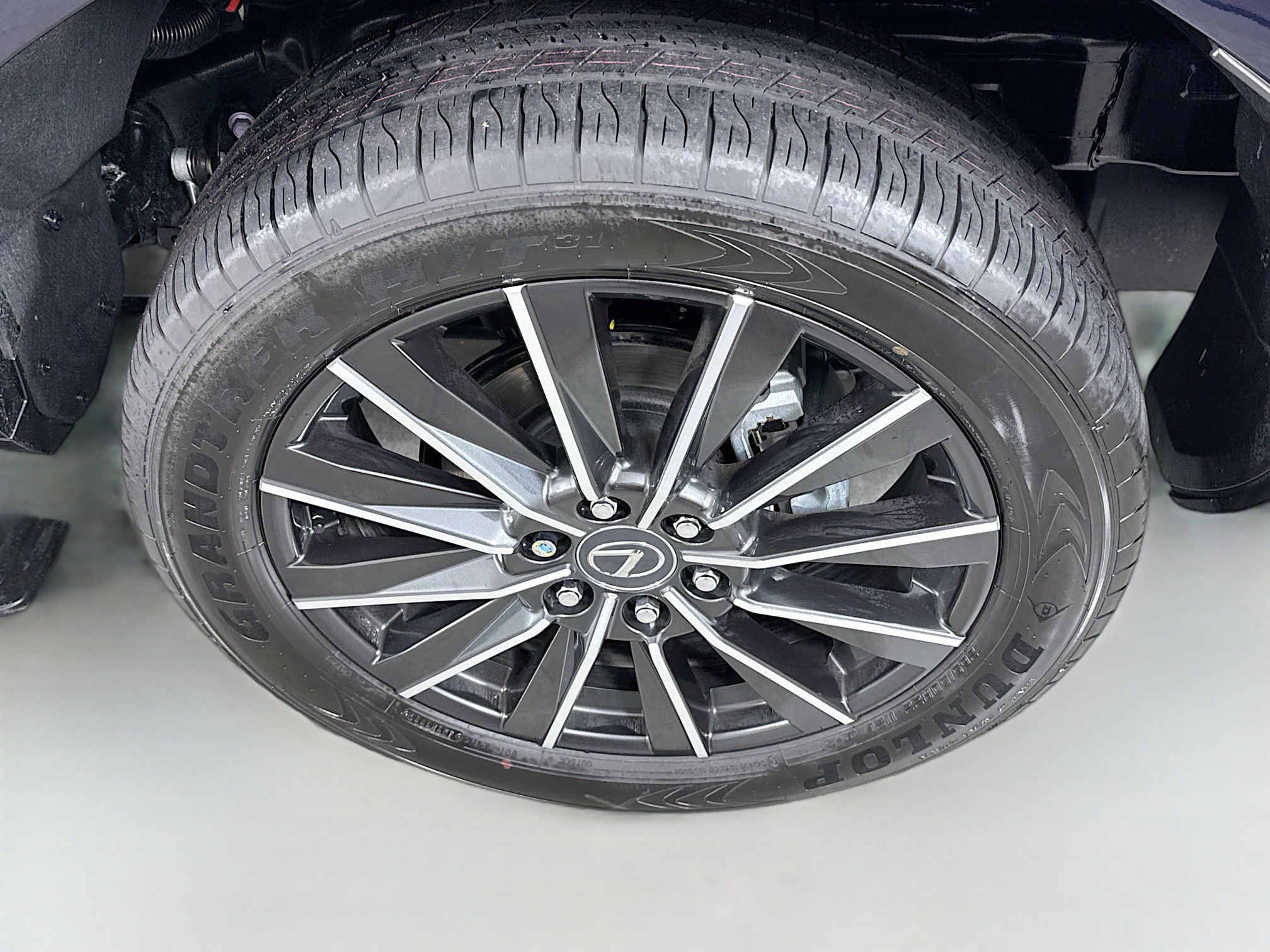 Certified 2025 Lexus GX 550 w/ Accessory Package (2T) image 30