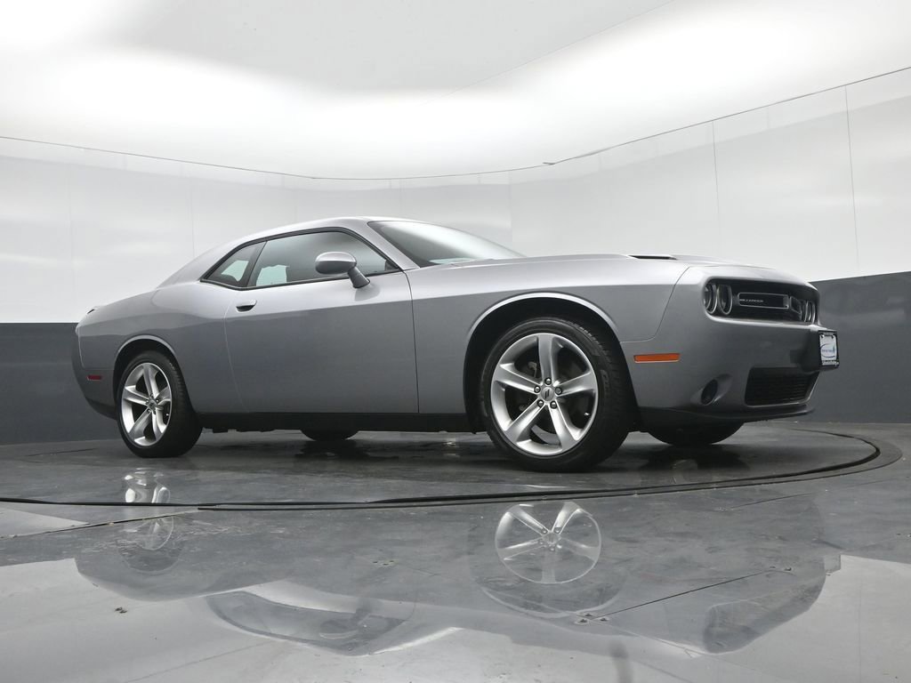 Used 2018 Dodge Challenger SXT w/ Super Sport Group (SS/T) image 46