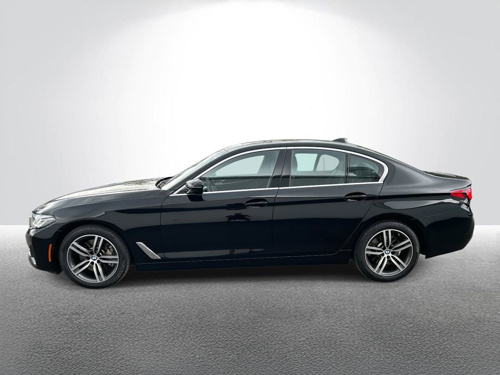 Used 2022 BMW 530i xDrive w/ Premium Package image 4