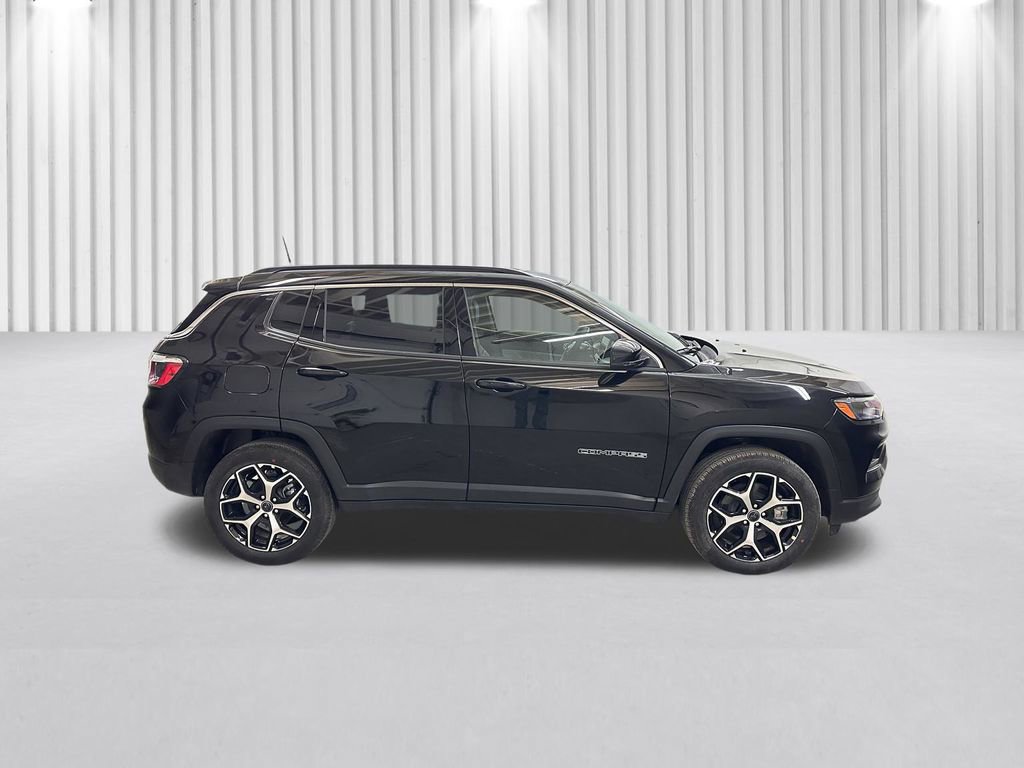 New 2026 Jeep Compass Limited image 3