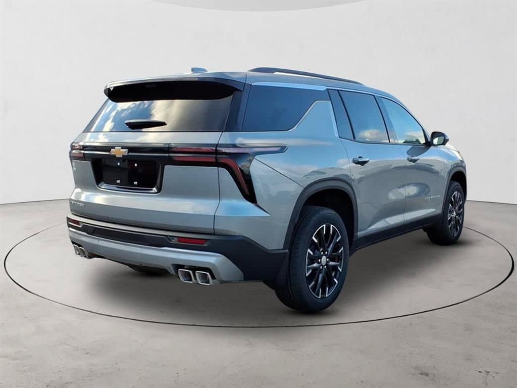 New 2026 Chevrolet Traverse LT w/ Sun and Wheel Package FWD image 5