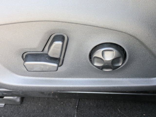 Used 2018 Jeep Compass Limited w/ Navigation Group image 18