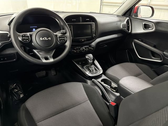 Used 2024 Kia Soul LX w/ Option Group 015 FWD image 17