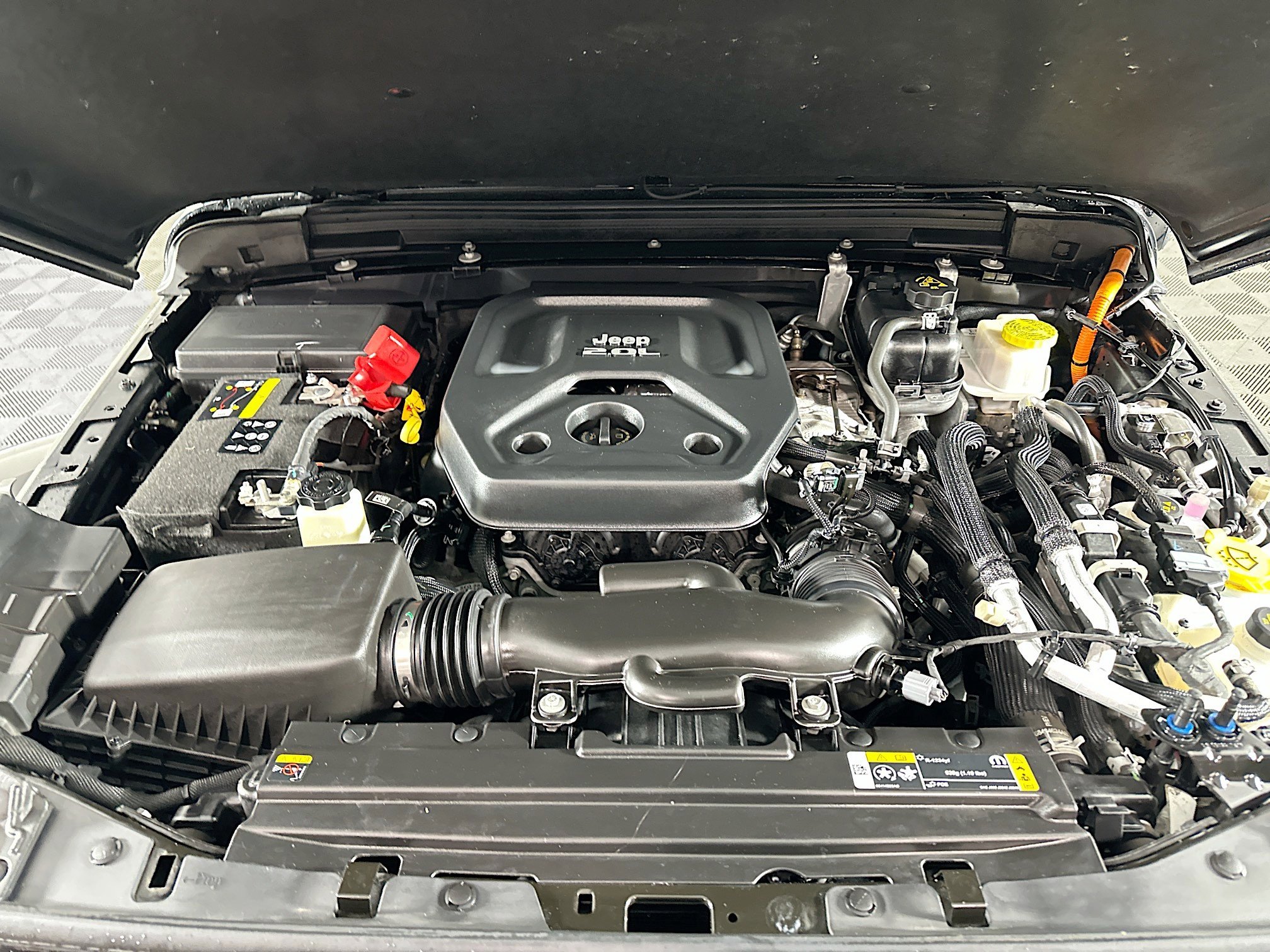 Used 2022 Jeep Wrangler Unlimited Sahara image 32