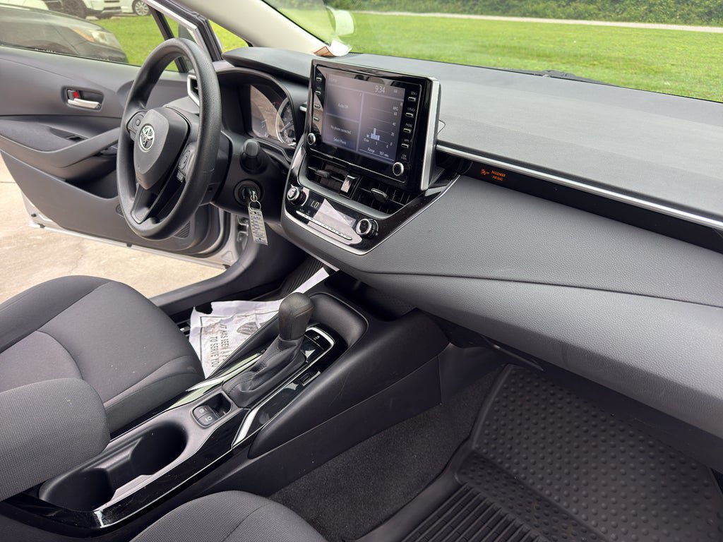 Used 2020 Toyota Corolla LE FWD image 27
