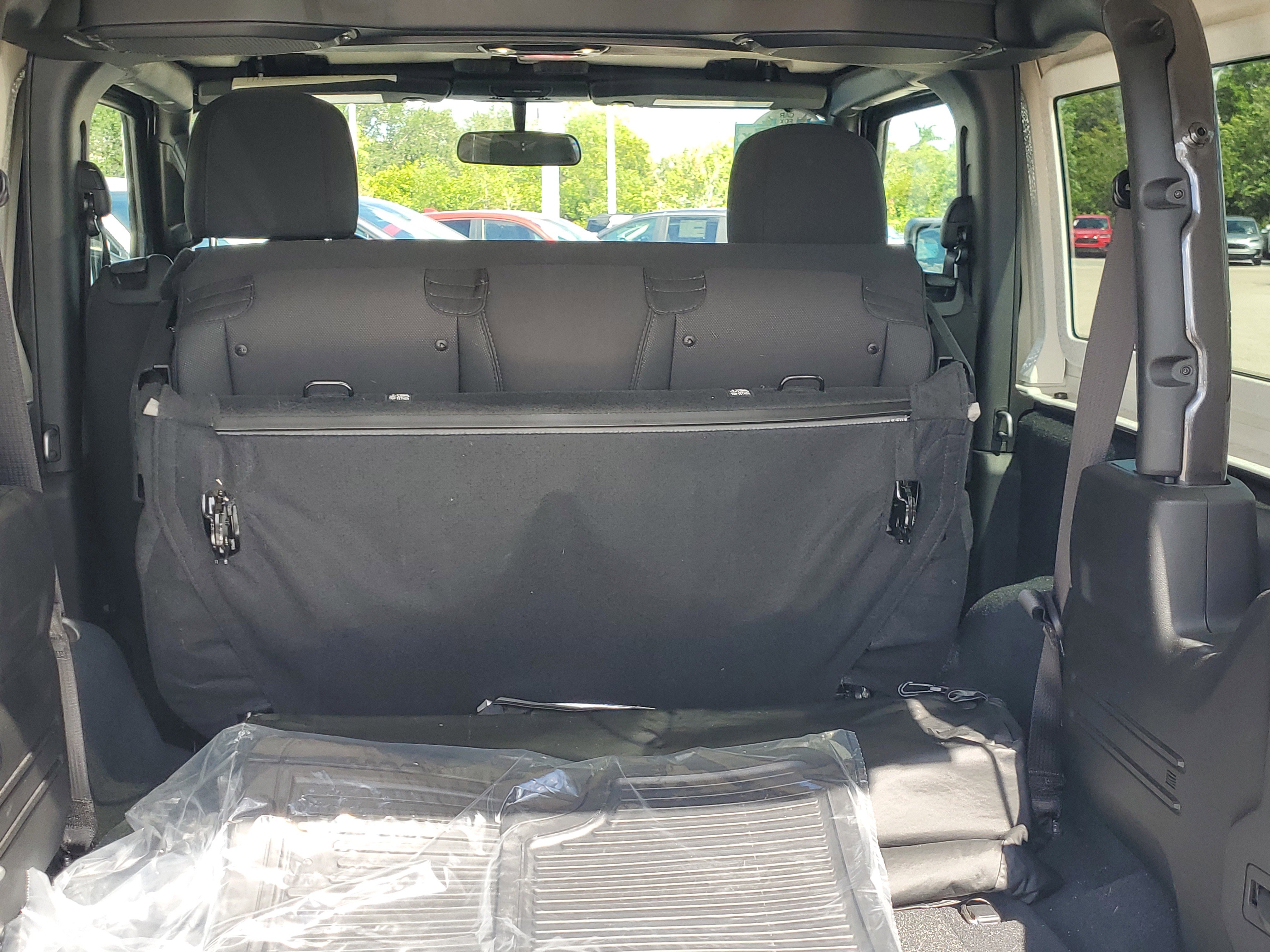 Used 2022 Jeep Wrangler Sport S image 12