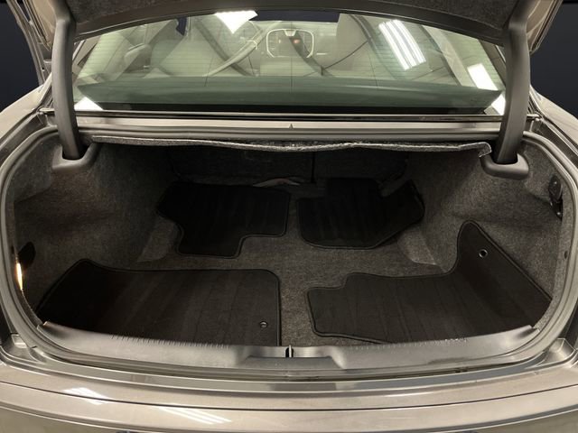 Used 2023 Chrysler 300 Touring w/ Sport Appearance Package image 12