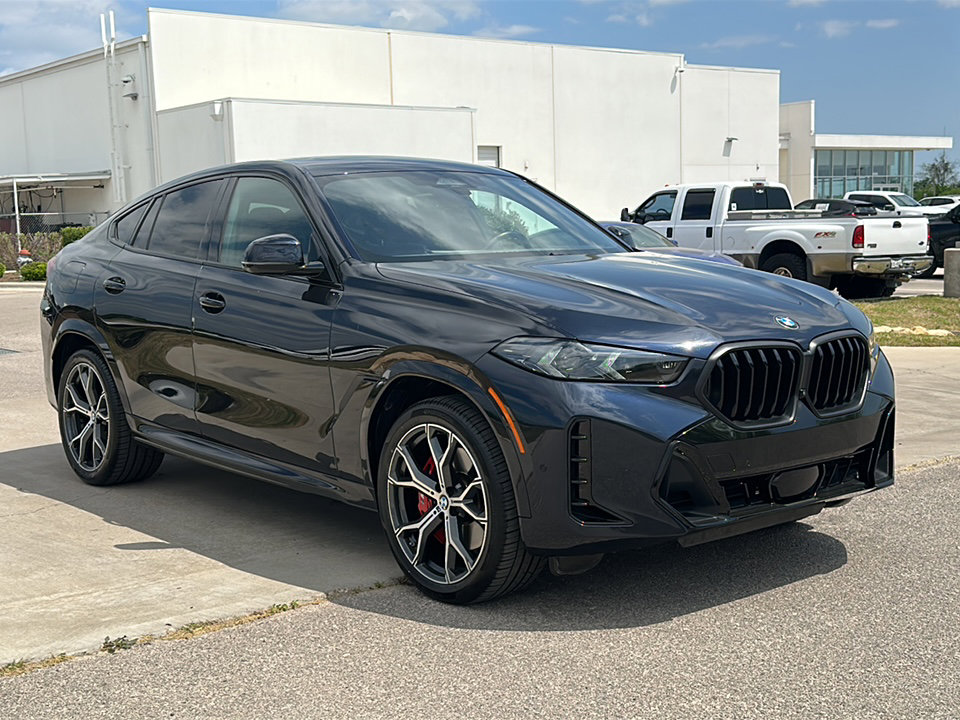 Certified 2024 BMW X6 xDrive40i w/ Premium Package image 10