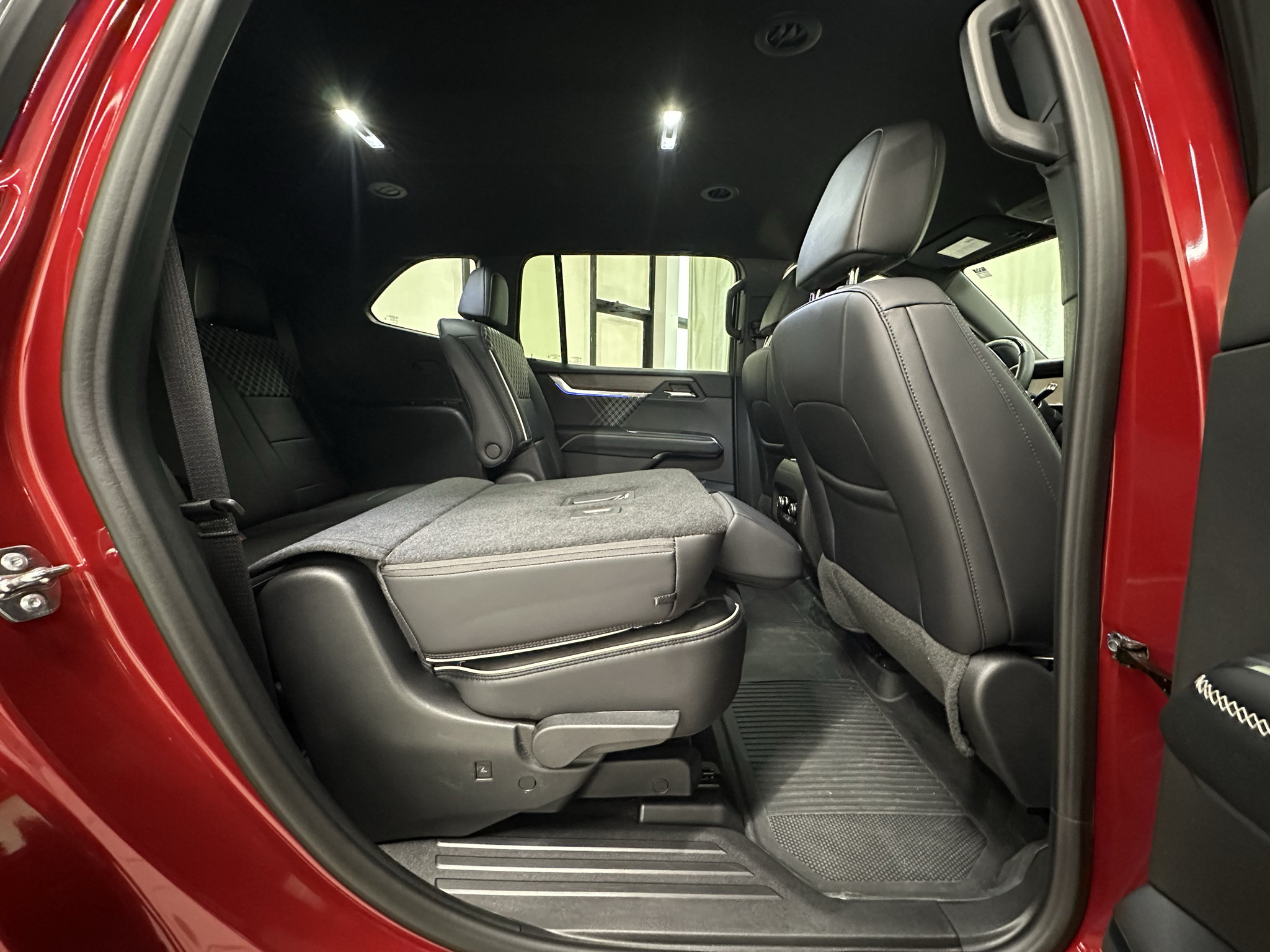 Certified 2026 GMC Acadia Denali w/ Super Cruise Package AWD/4WD image 23