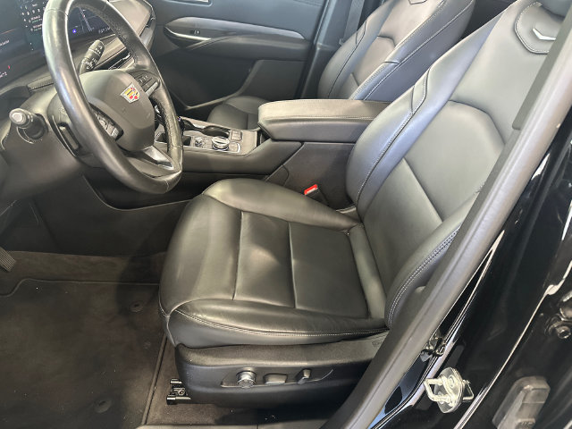 Used 2025 Cadillac XT4 Premium Luxury w/ Cold Weather Package AWD/4WD image 19