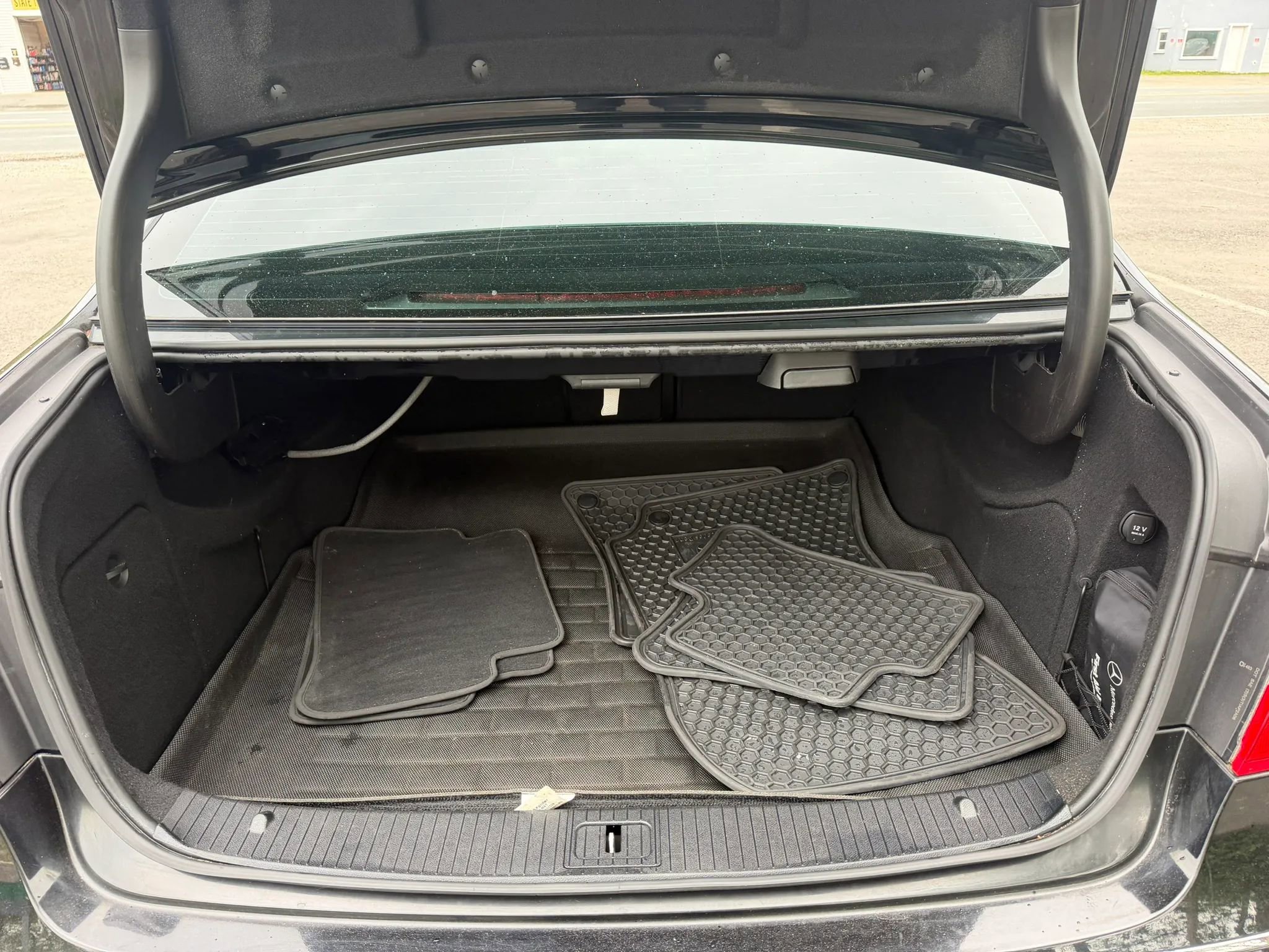 Used 2011 Mercedes-Benz E 350 4MATIC Sedan image 15