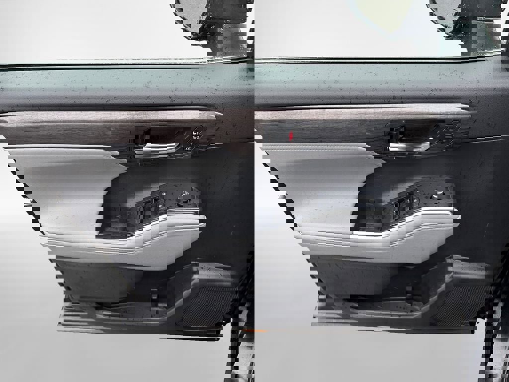 Certified 2021 Toyota Highlander Platinum image 17