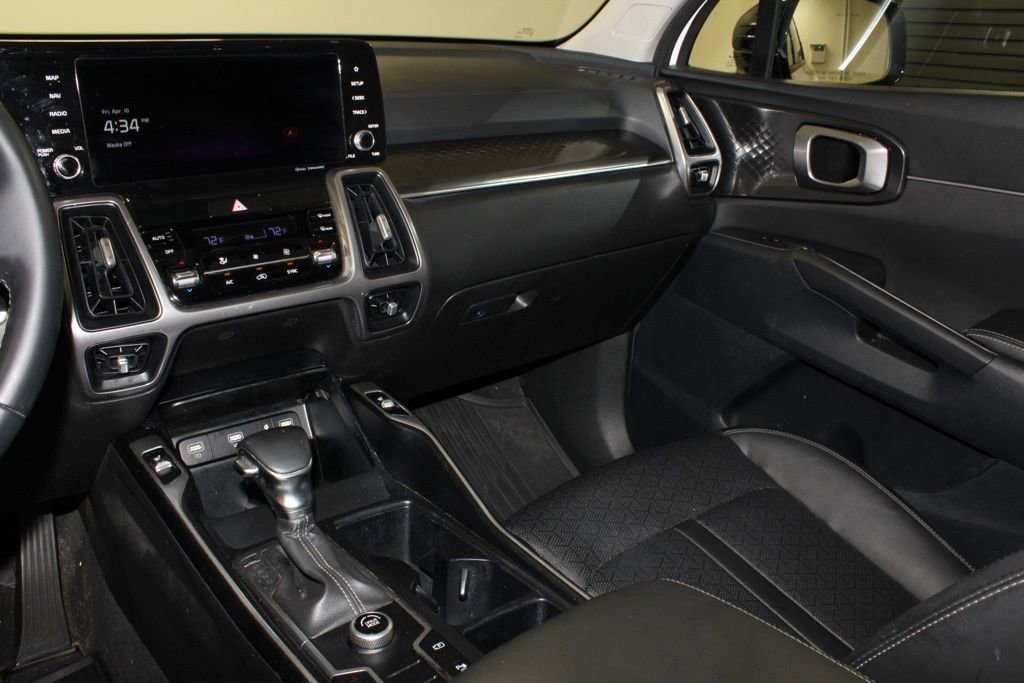 Used 2023 Kia Sorento S w/ Panoramic Sunroof Package FWD image 25