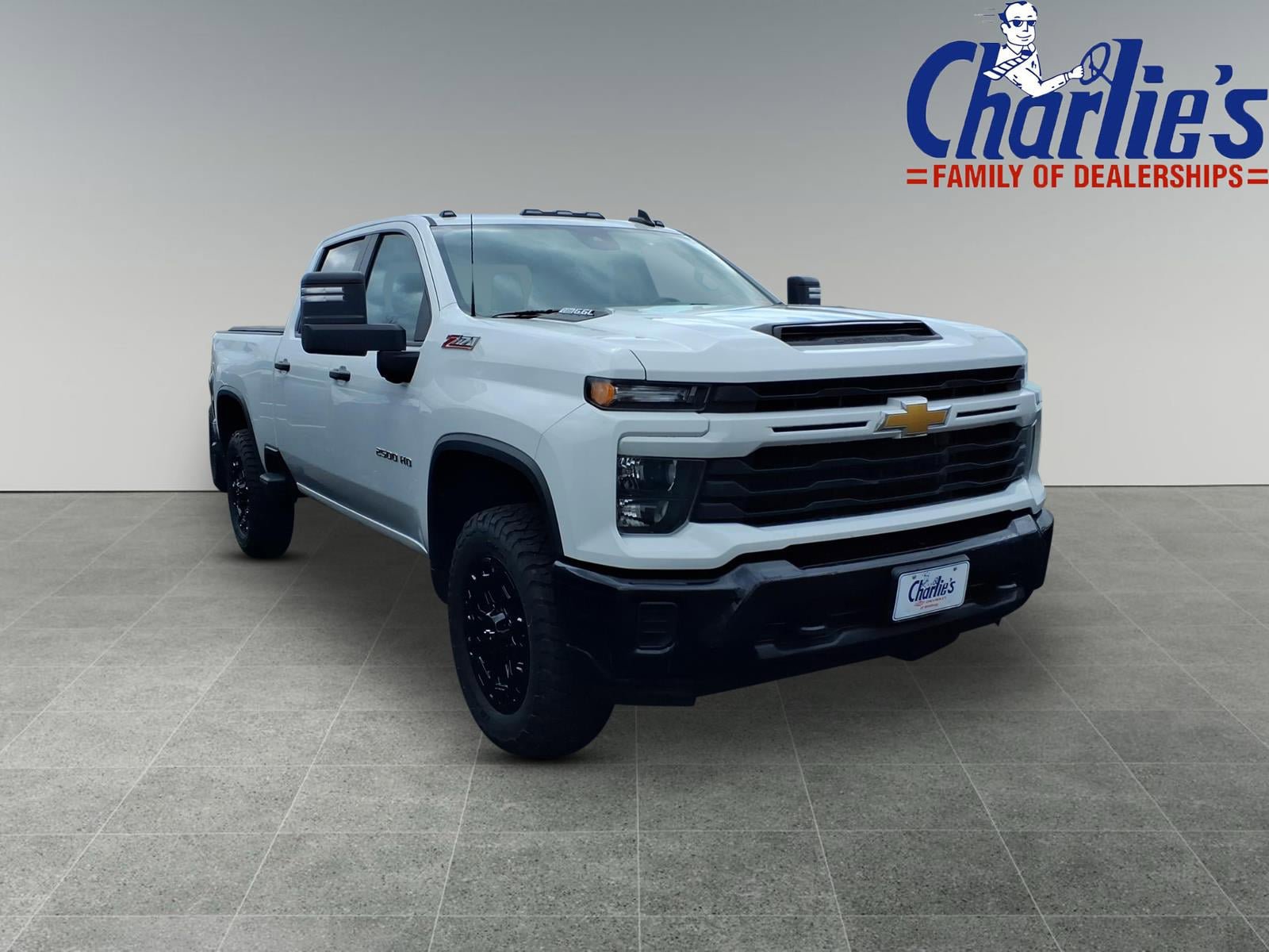 Used 2024 Chevrolet Silverado 2500 Custom w/ Custom Convenience Package AWD/4WD image 3