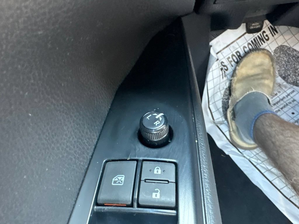 Used 2020 Toyota Camry SE FWD image 38