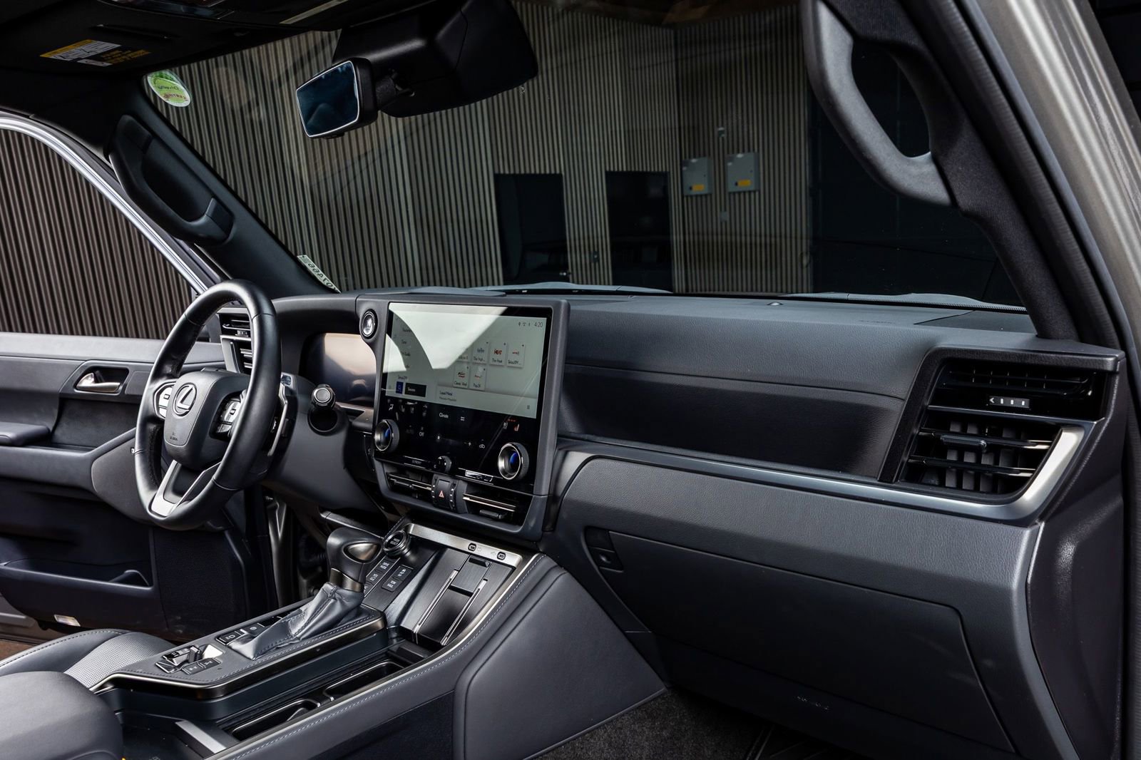 Used 2024 Lexus GX 550 image 18