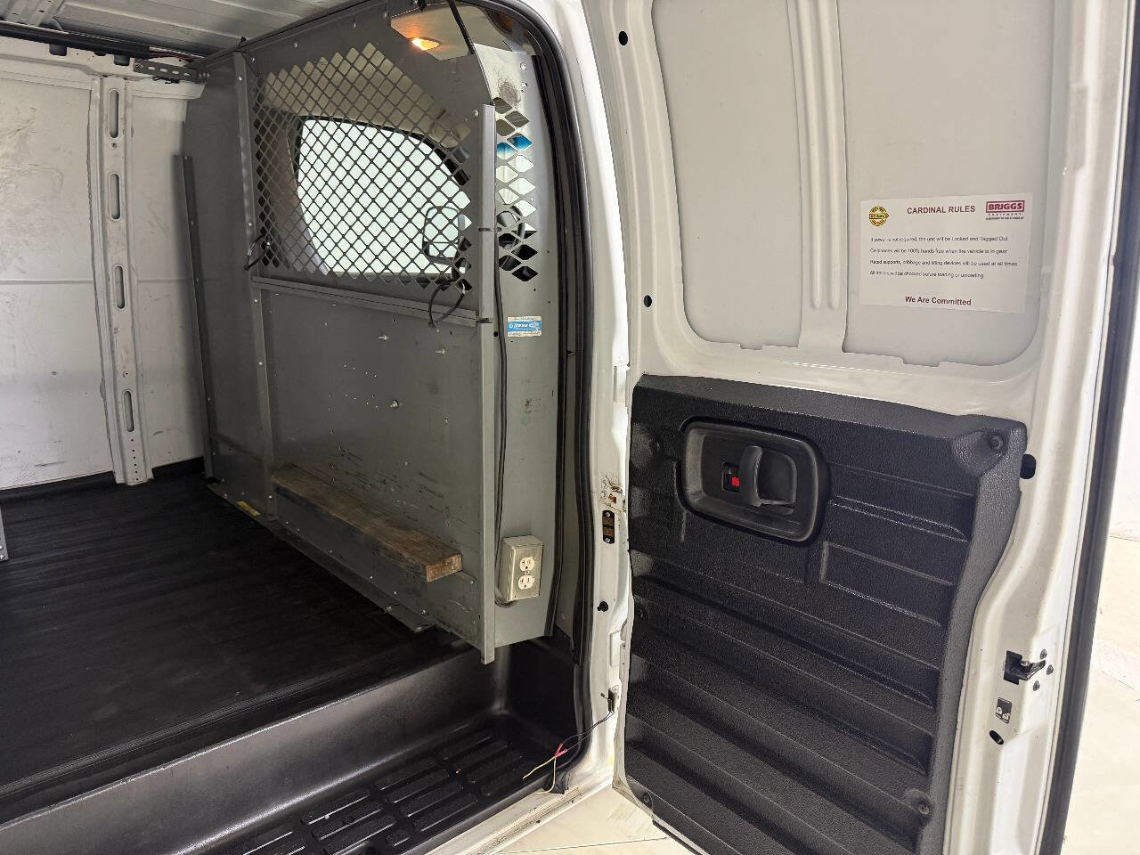 Used 2014 Chevrolet Express 3500 Extended RWD image 58