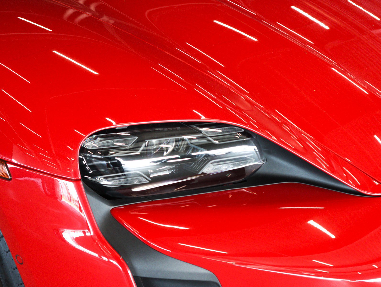 Certified 2024 Porsche Taycan GTS image 31