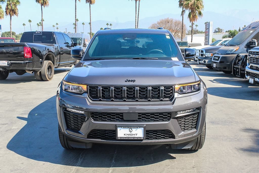 New 2026 Jeep Grand Cherokee Limited w/ Limited Altitude Package RWD image 3