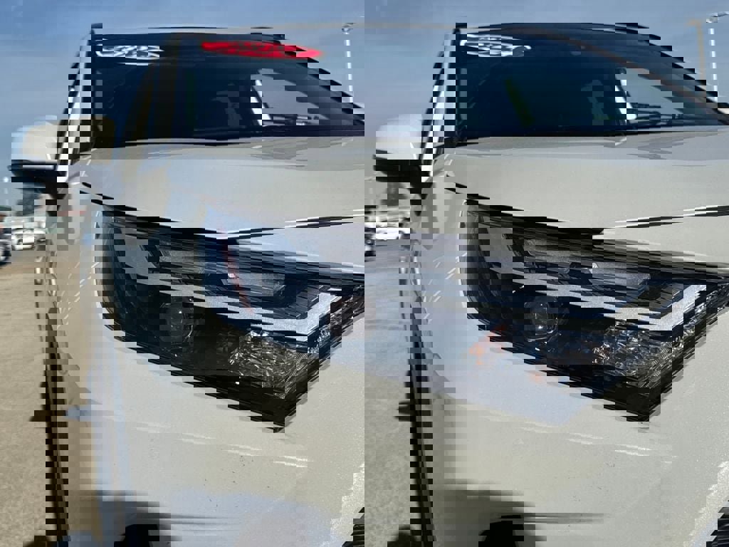 Used 2024 Toyota RAV4 XLE Premium image 12