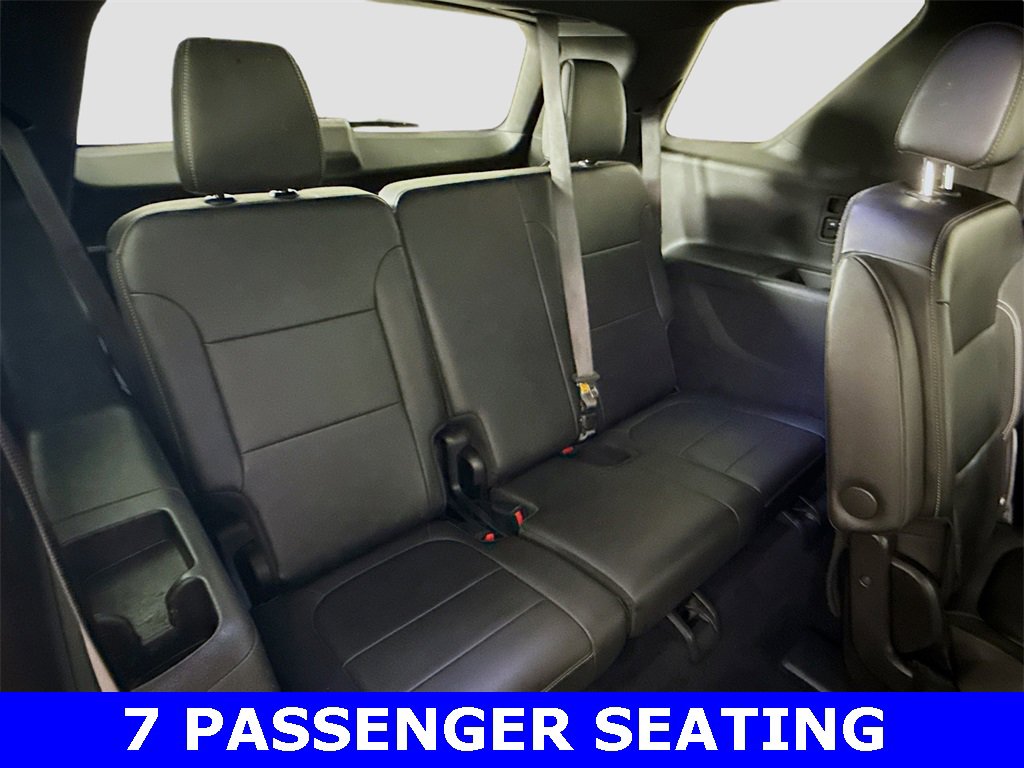 Used 2022 Chevrolet Traverse LT image 3