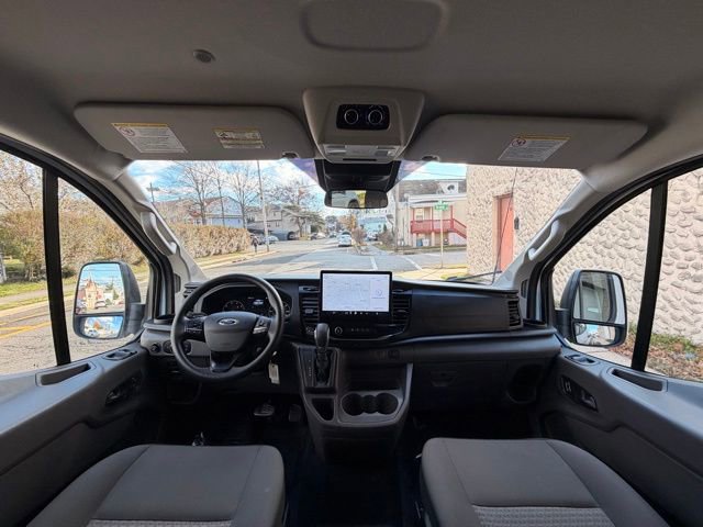 Used 2023 Ford Transit 350 XLT image 33