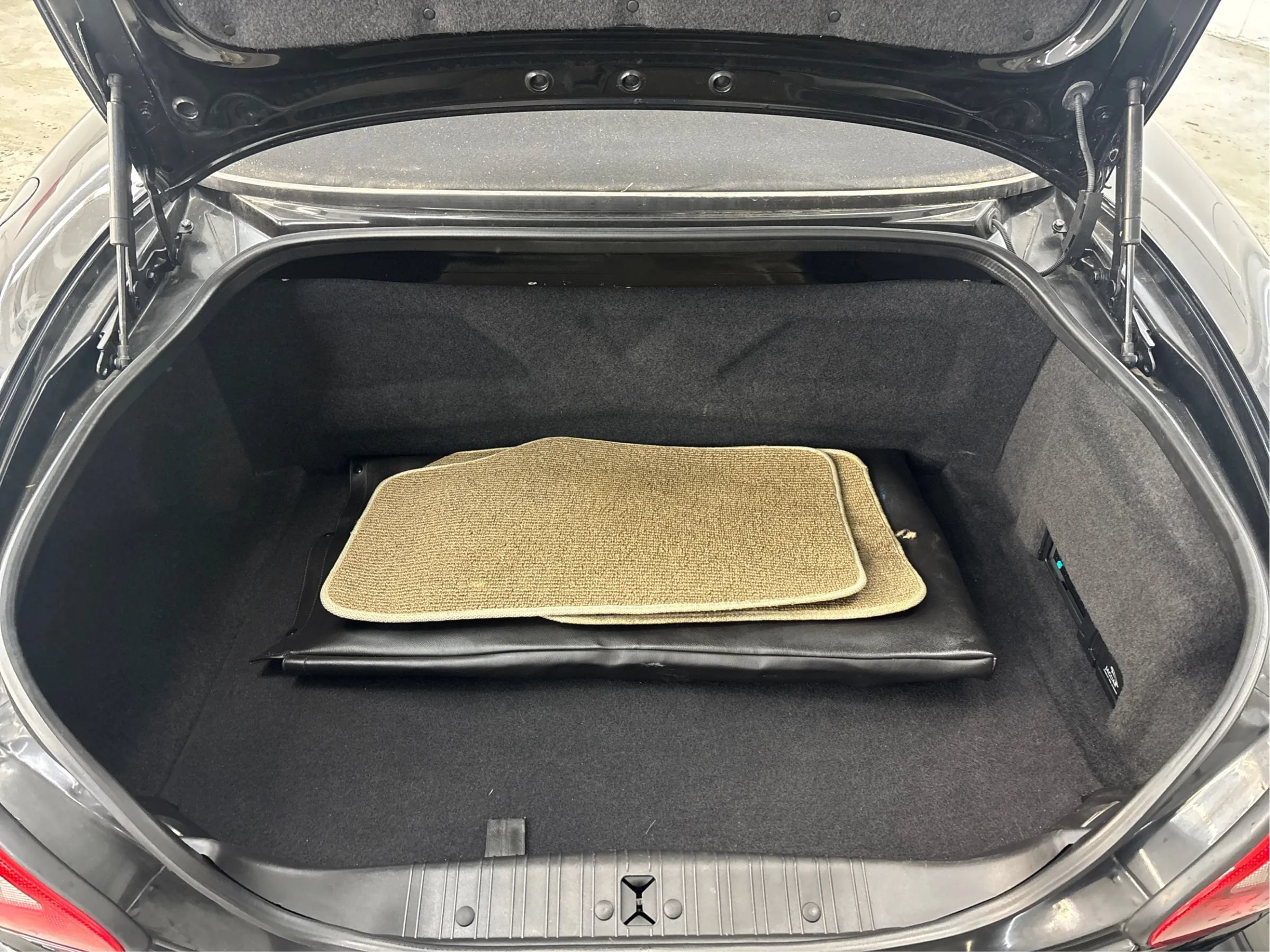 Used 1998 Jaguar XK8 Convertible RWD image 16