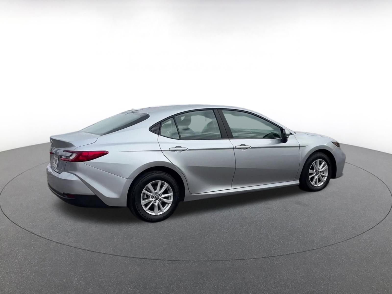 Used 2025 Toyota Camry LE image 15