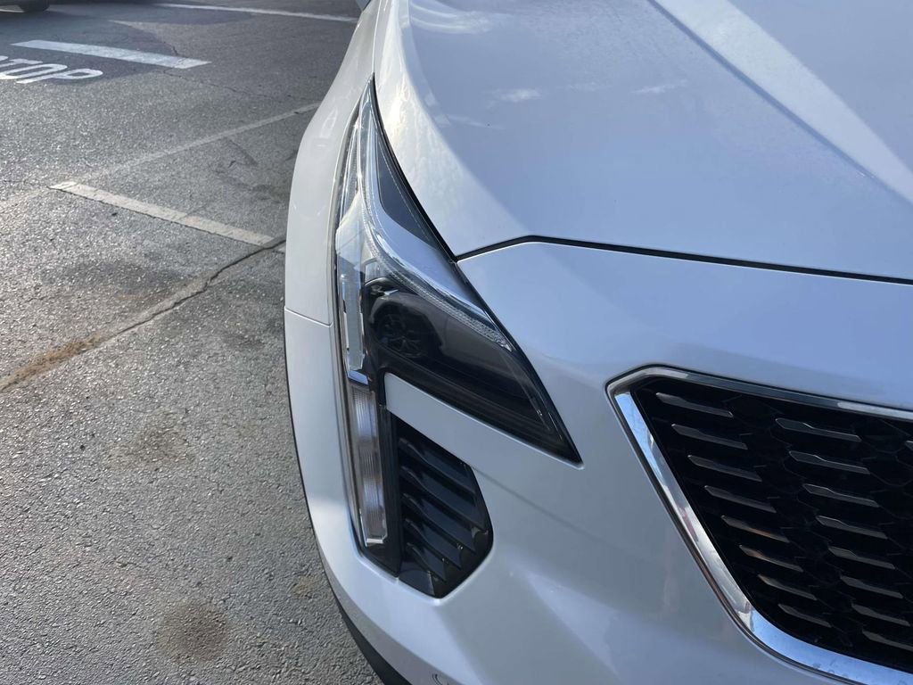 Used 2021 Cadillac XT4 Premium Luxury w/ Cold Weather Package image 17