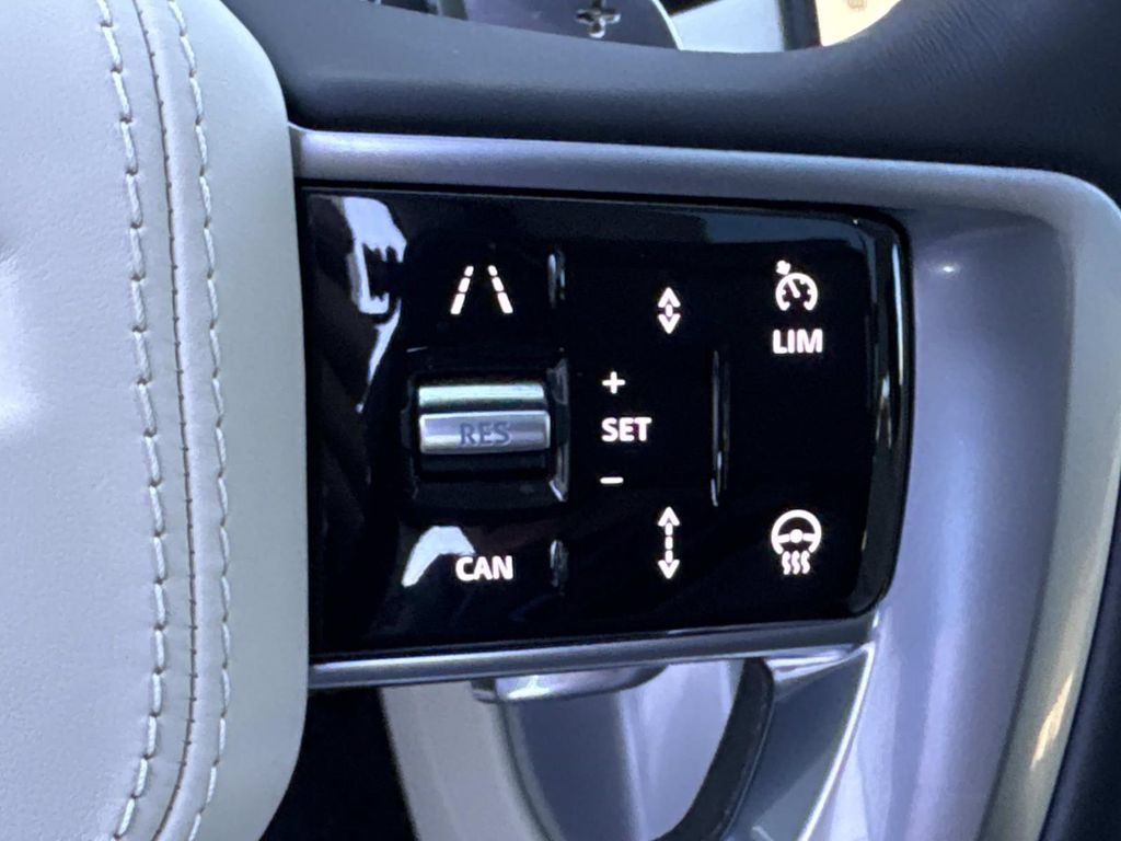 Certified 2025 Land Rover Range Rover SE AWD/4WD image 29