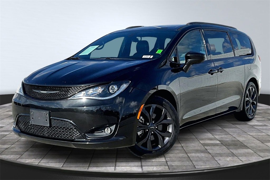 Used 2018 Chrysler Pacifica Touring-L w/ Premium Audio Group image 13