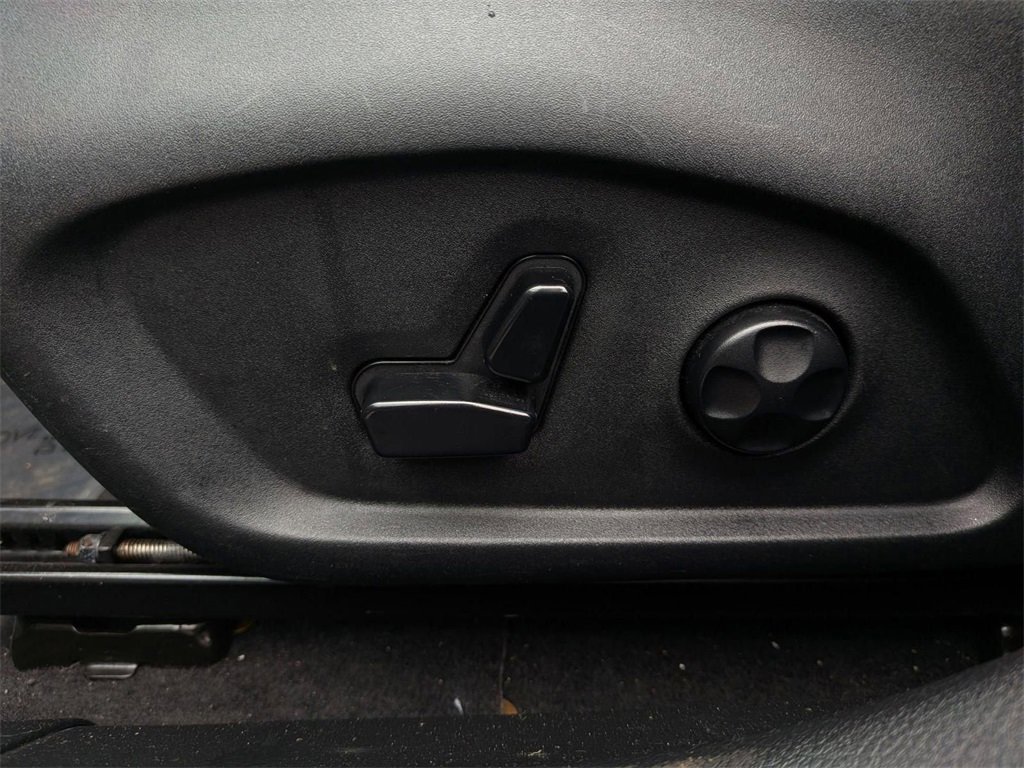 Used 2019 Jeep Compass Limited image 11