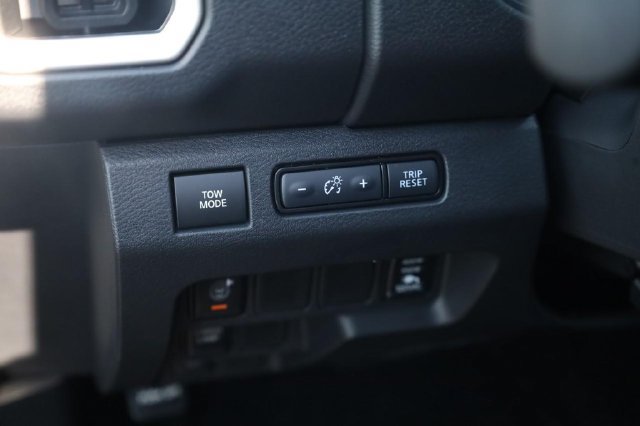 New 2026 Nissan Frontier SV w/ All-Weather Content Package AWD/4WD image 11