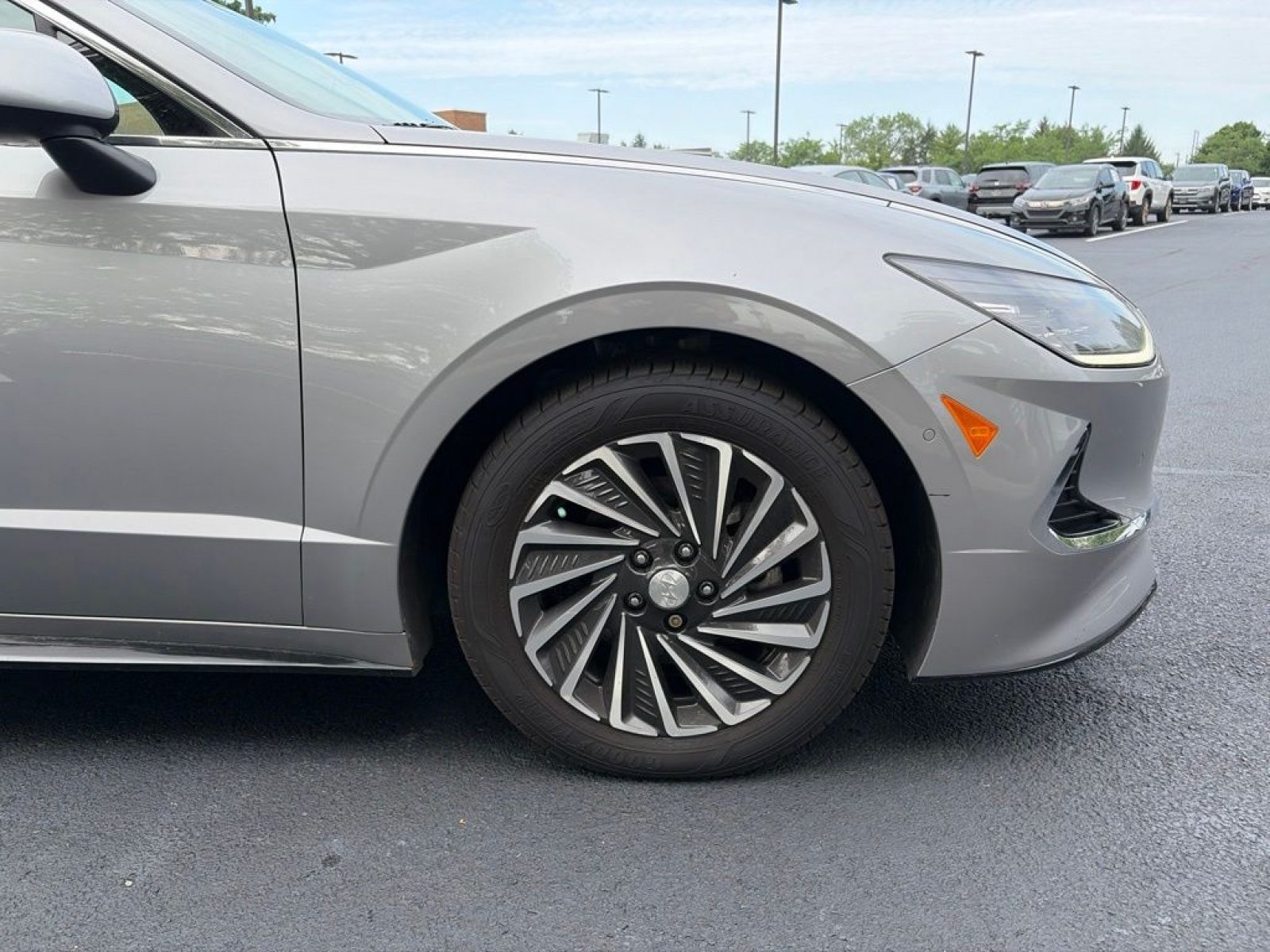 Used 2023 Hyundai Sonata Limited FWD image 4