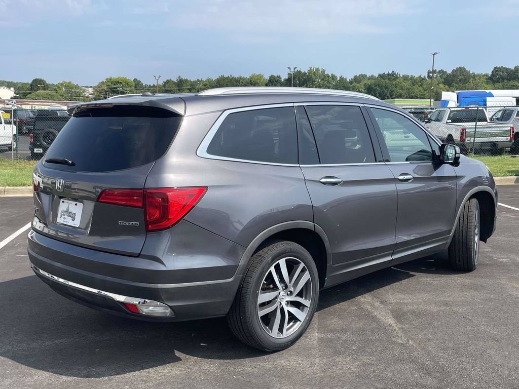 Used 2017 Honda Pilot Touring image 3
