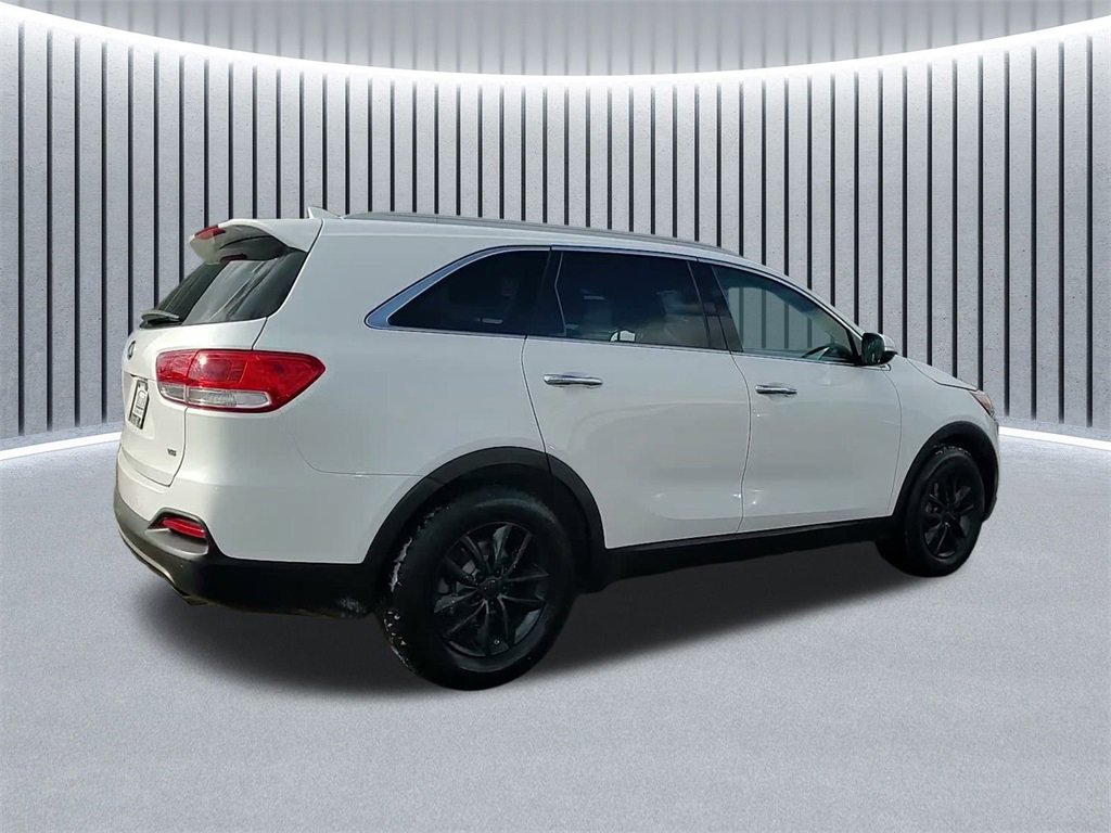Used 2017 Kia Sorento LX w/ LX V6 Convenience Package image 7