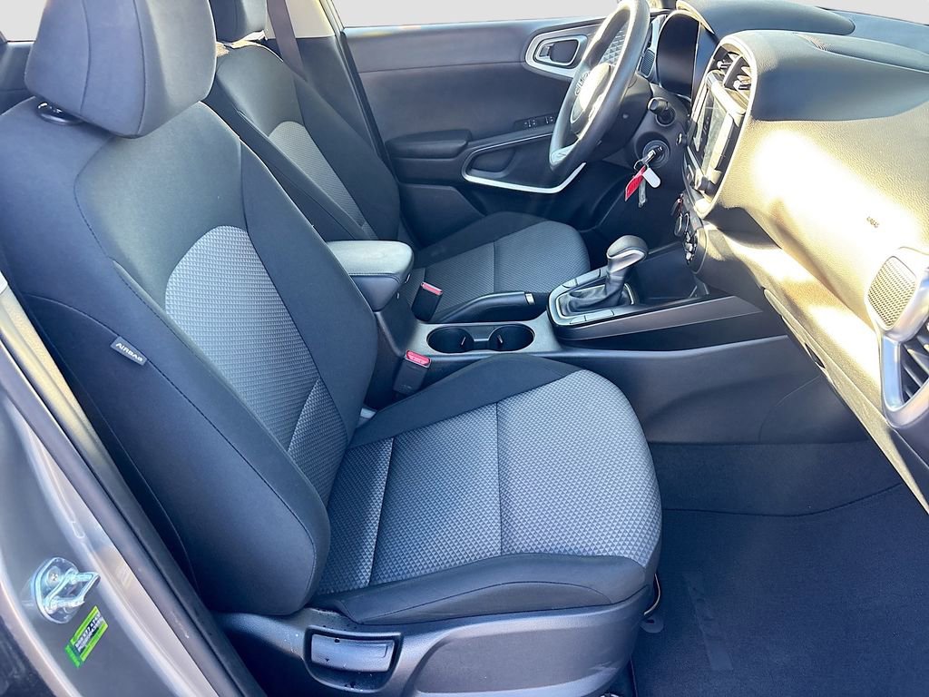 Used 2025 Kia Soul LX w/ LX Technology Package image 26