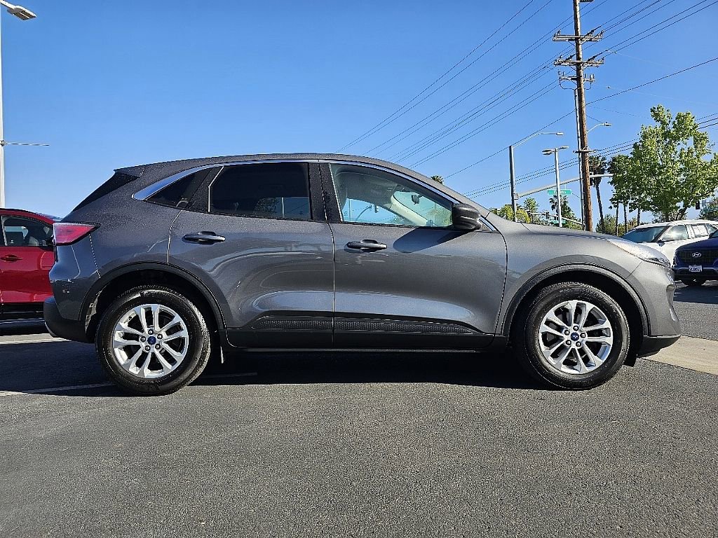 Used 2022 Ford Escape SE w/ Convenience Package FWD image 9
