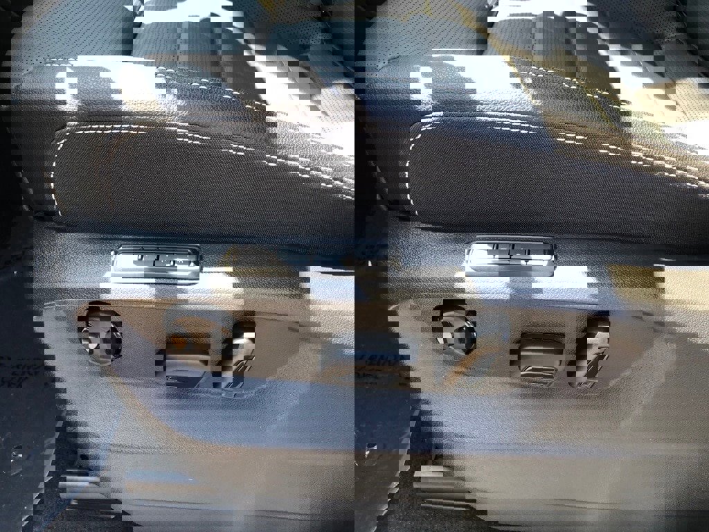 New 2025 Volkswagen Atlas Cross Sport SEL image 15