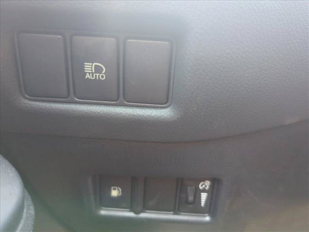 Certified 2019 Toyota C-HR LE FWD image 10