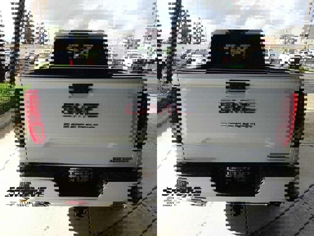 New 2026 GMC Sierra 1500 Elevation image 7